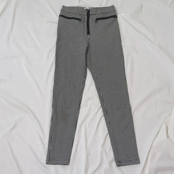 Urban Outfitters Susie High Rise Plaid Pants, Color Black/White Size 6 - Picture 4 of 15